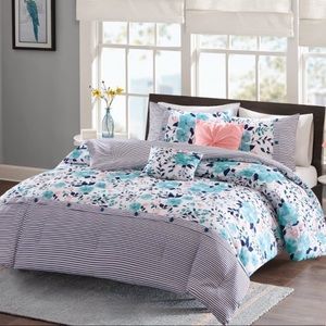 Twin XL blue Brie floral bed comforter set